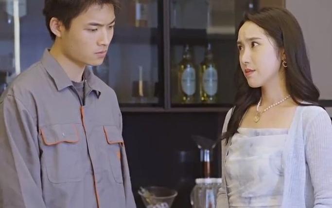 成為快遞員后，我有了七個老婆(全集)